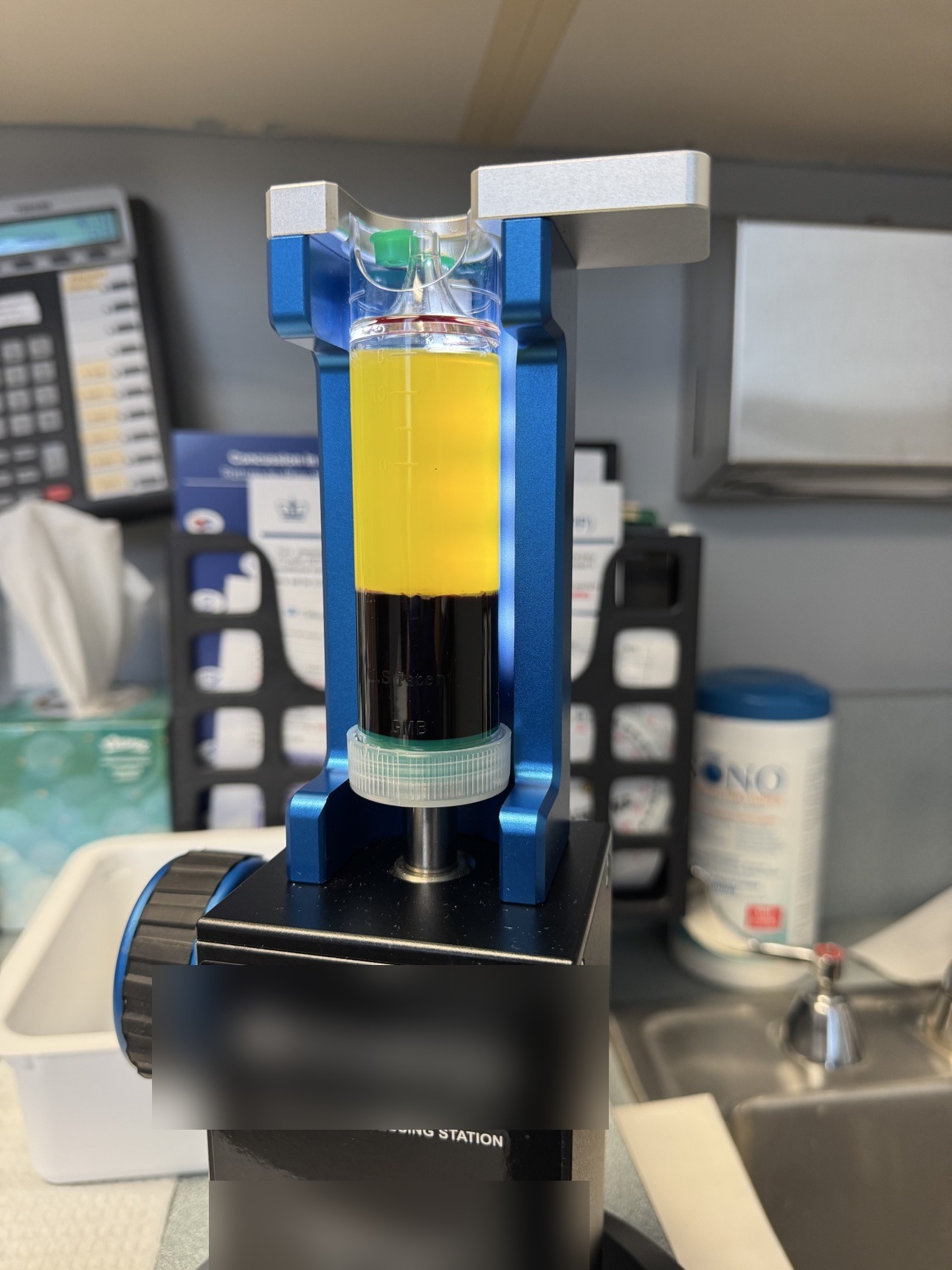 Benchtop processing station separating platelets from whole blood